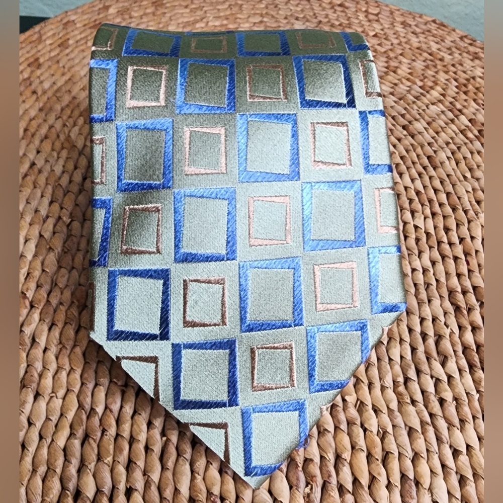 Haines & Bonner of London Mens Tie All Silk Green with Blue Squares 60”x 3.5”